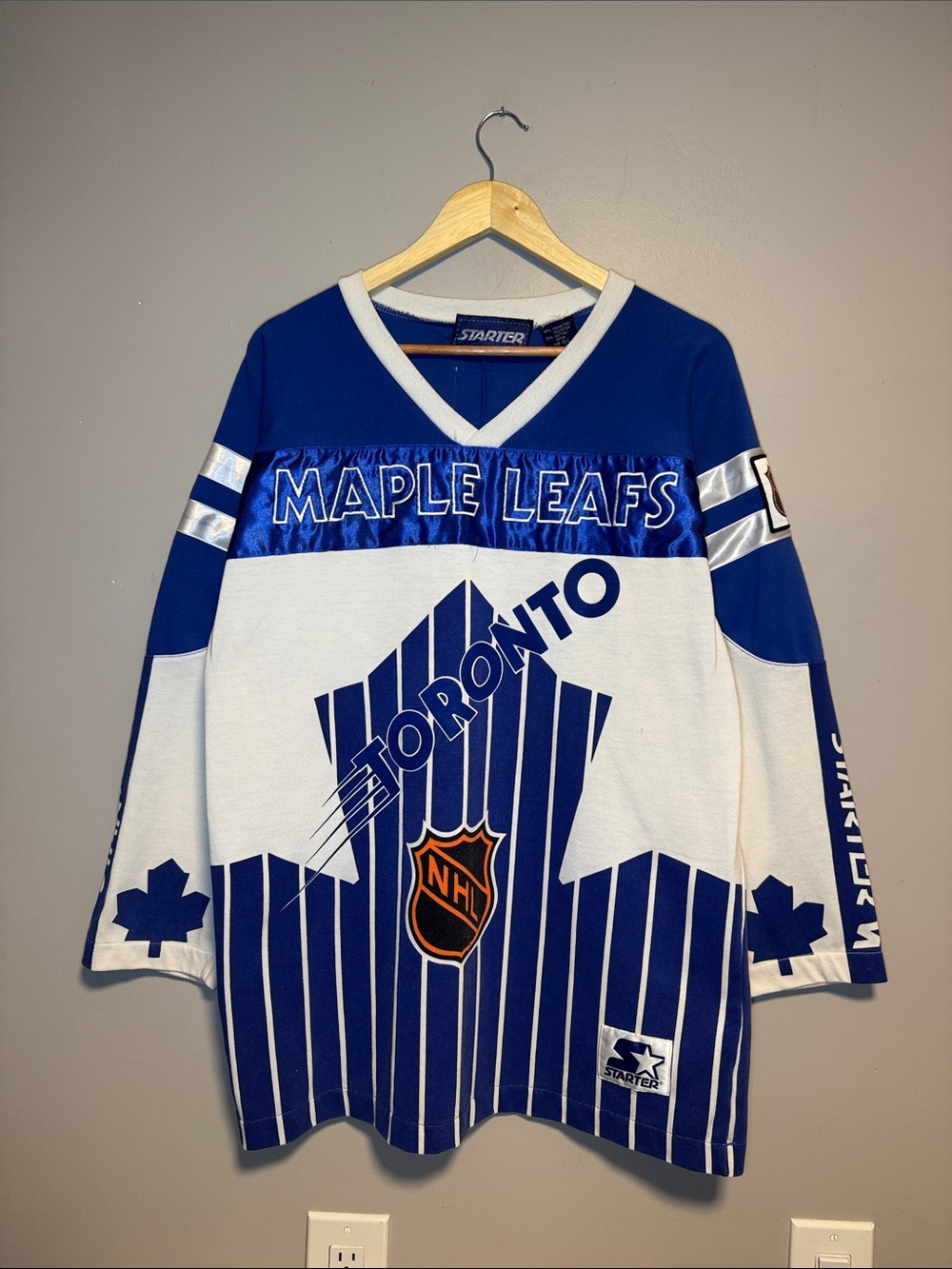 Vintage STARTER Toronto Maple Leafs V Neck Long Sleeve / Large / 1980s / NHL